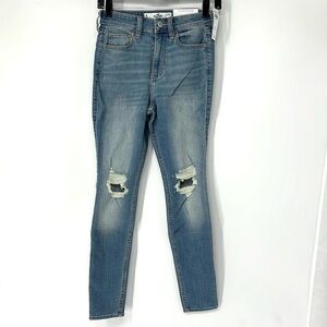 Hollister NWT Womens curvy high rise super skinny jeans 25 short